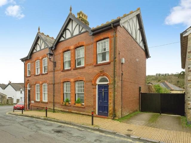 House for sale in Colebrook Village, Mount Wise