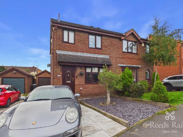 House for sale in Robin Hood, Leeds