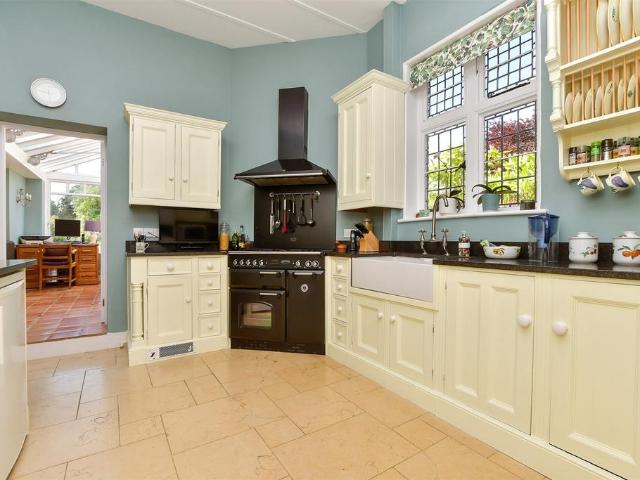 House for sale in Hooley, Red Hill