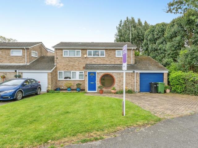 House for sale in Lee Chapel, Essex