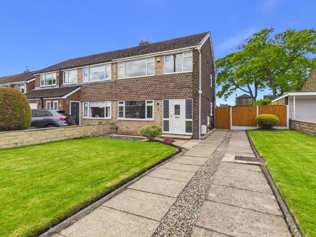 House for sale in Ossett, West Yorkshire