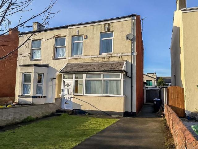 House for sale in Meols Cop, Southport