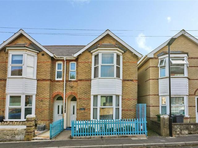 House for sale in Oakfield, Ryde