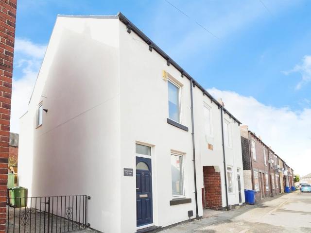 House for sale in Royston, South Yorkshire