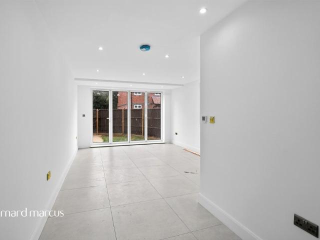 House for sale in London Borough of Croydon, Selsdon