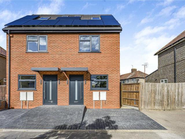 House for sale in London Borough of Barking and Dagenham, Greater London
