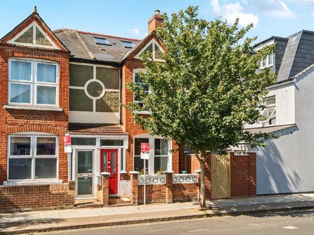 House for sale in Summerstown, Greater London
