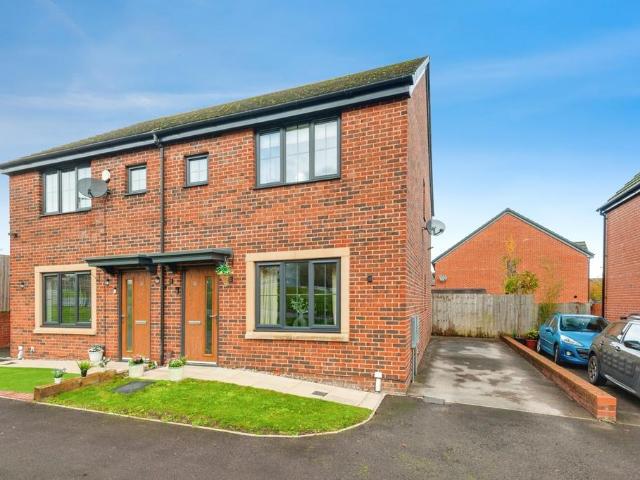 House for sale in Castlefields, Halton