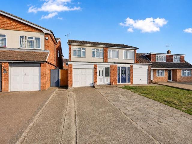 House for sale in Stanford-le-hope, Essex