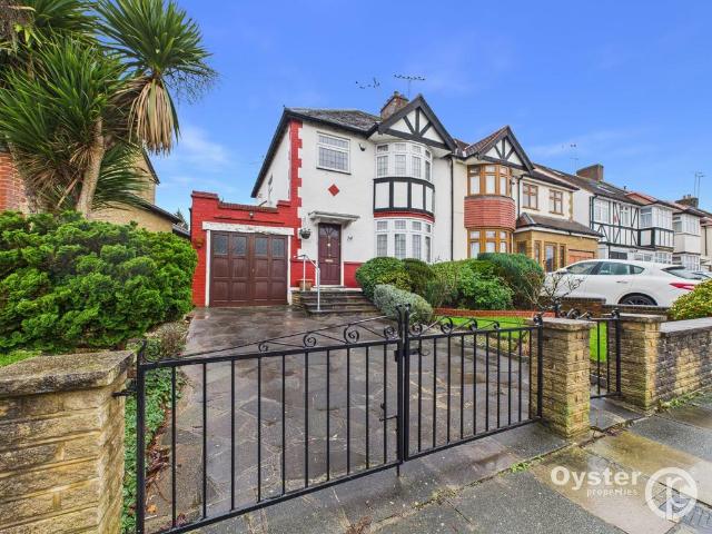 House for sale in New Southgate, Greater London