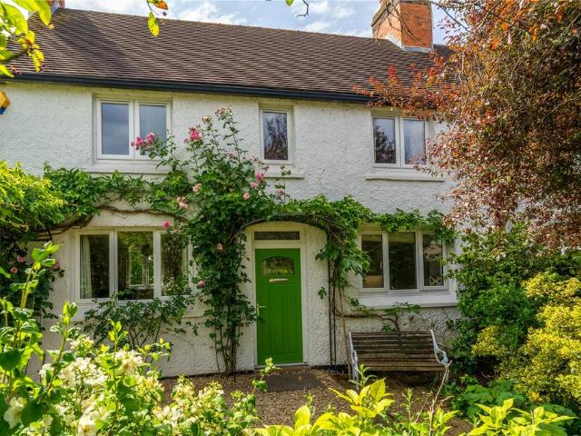 House for sale in Fossebridge, Gloucestershire