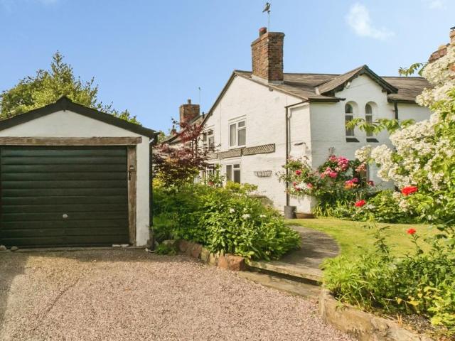 House for sale in Comberbach, Cheshire