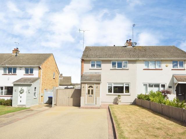 House for sale in Chipping Hill, Essex