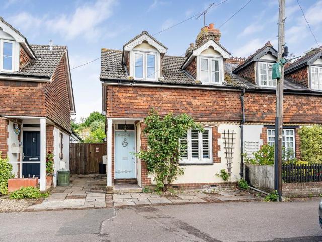 House for sale in The Butts, Kent