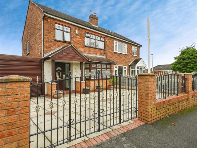 House for sale in Hough Green, Widnes