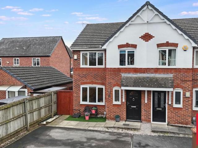 House for sale in Higher Irlam, Salford
