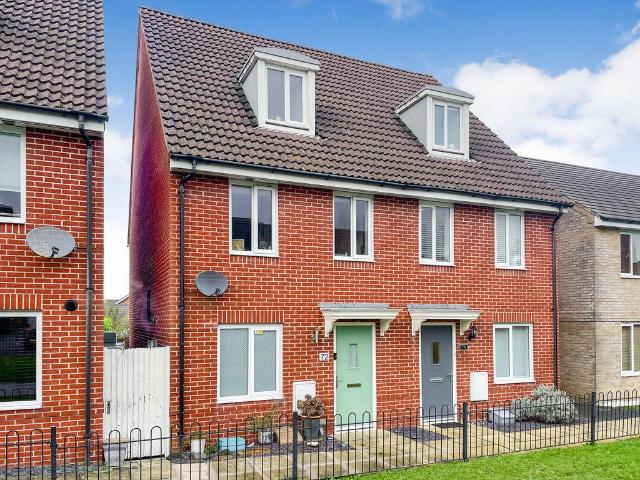 House for sale in Hedge End, Helford