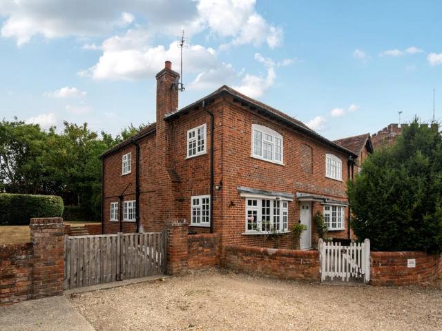 House for sale in Shinfield