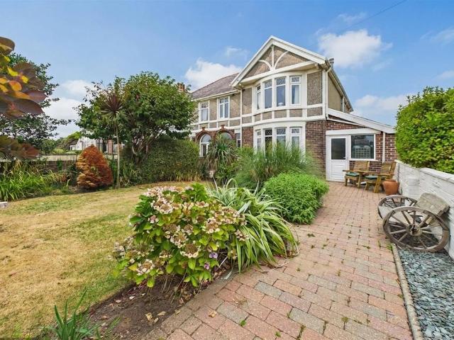 House for sale in Porthcawl, Nottage