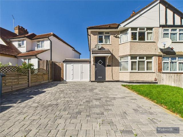 House for sale in Harrow Weald, Greater London