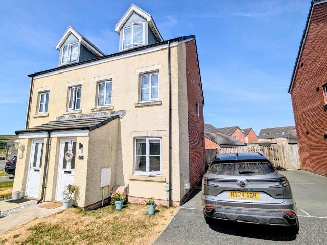 House for sale in Carmarthen, Wales