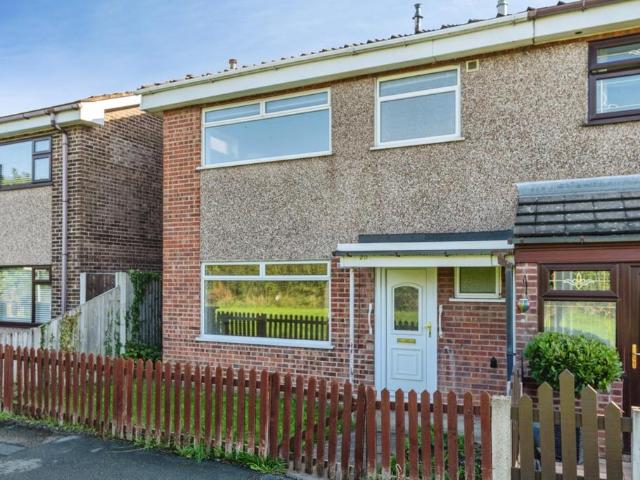 House for sale in Rossmore, Cheshire