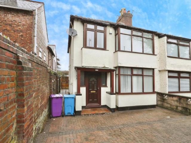 House for sale in Cabbage Hall, Calderstones