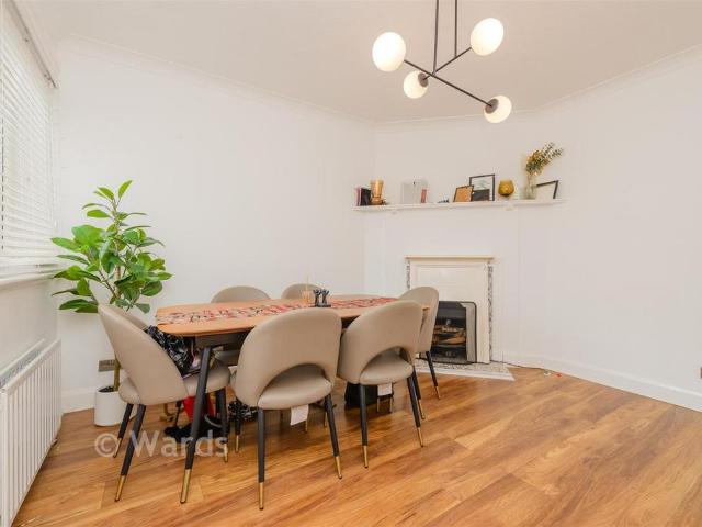 House for sale in Stone, Monks Orchard