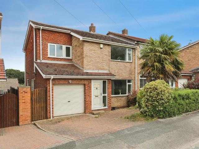 House for sale in Royston, South Yorkshire