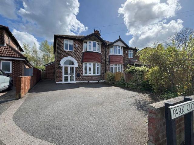 House for sale in Timperley, Trafford Park