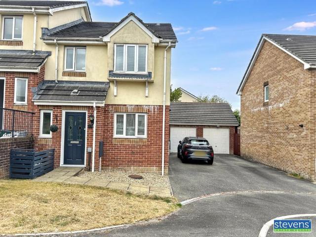 House for sale in Weir Quay, Devon