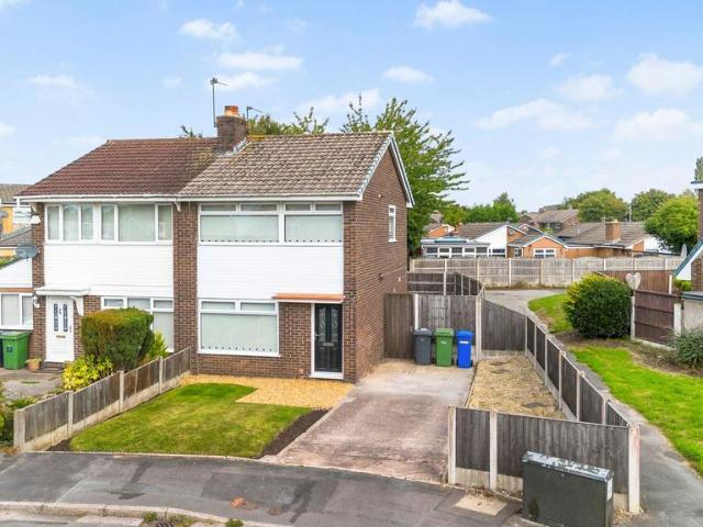 House for sale in Hood Manor, Warrington