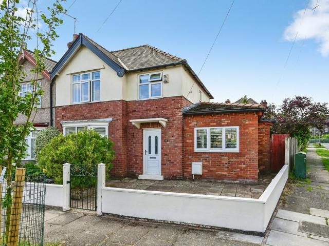 House for sale in Calderstones