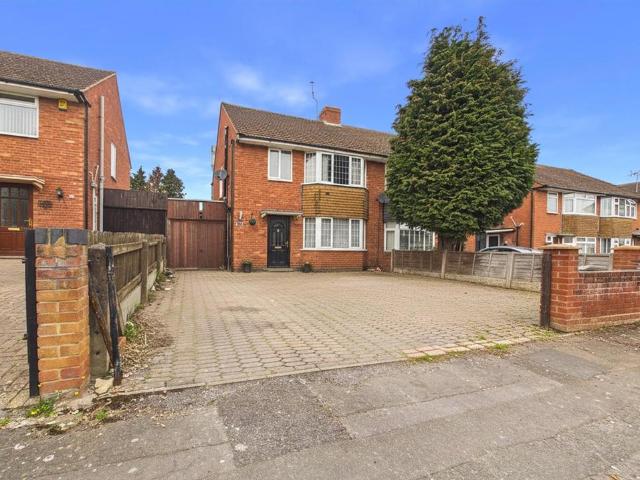 House for sale in Chequers, Gloucester