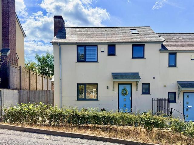 House for sale in Strode, Devon