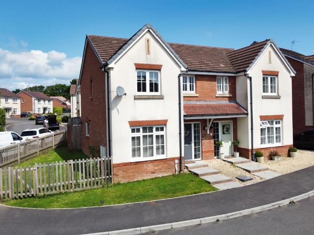 House for sale in Llantrisant, Beddau
