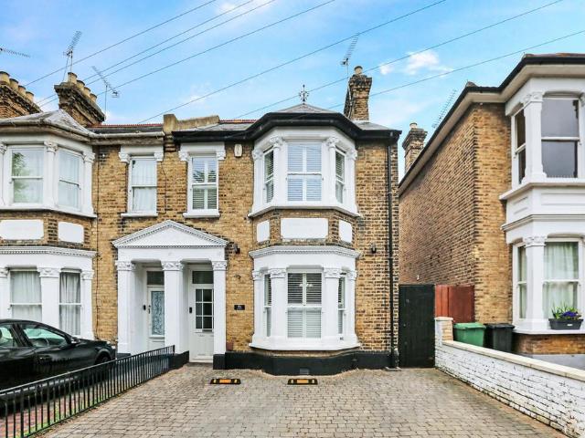 House for sale in Milton, Alton Barnes