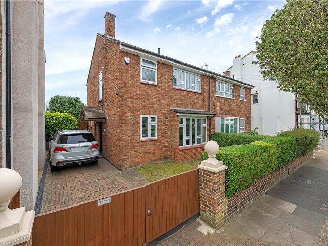 House for sale in Southfields, Greater London