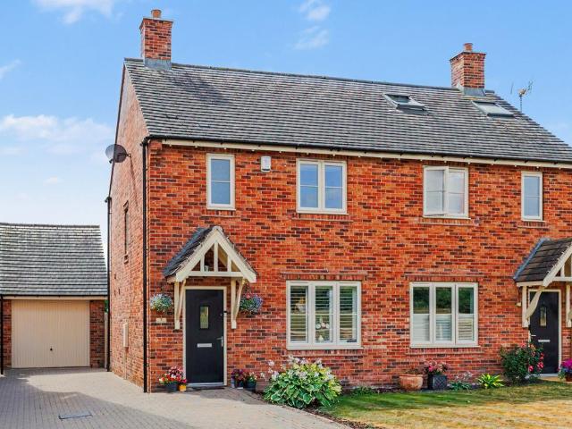 House for sale in Crookhill, Worcestershire