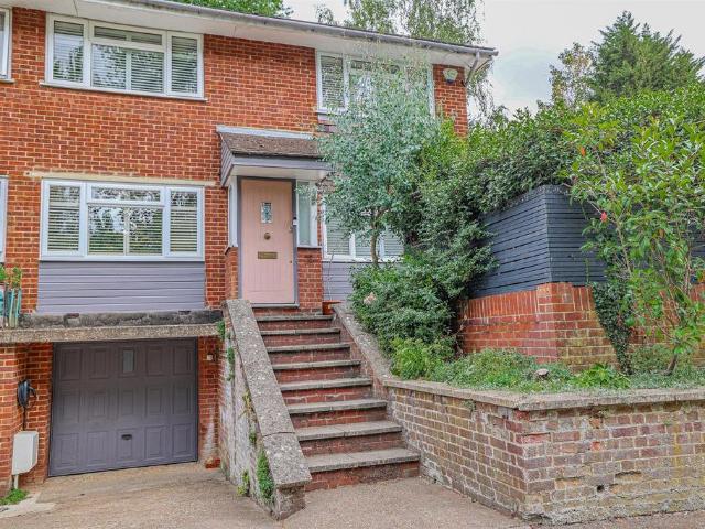 House for sale in Batchworth, Hertfordshire