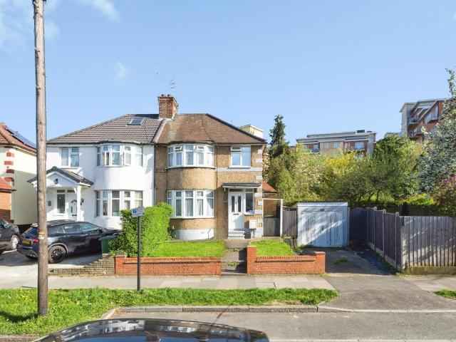 House for sale in Lane, Greater London