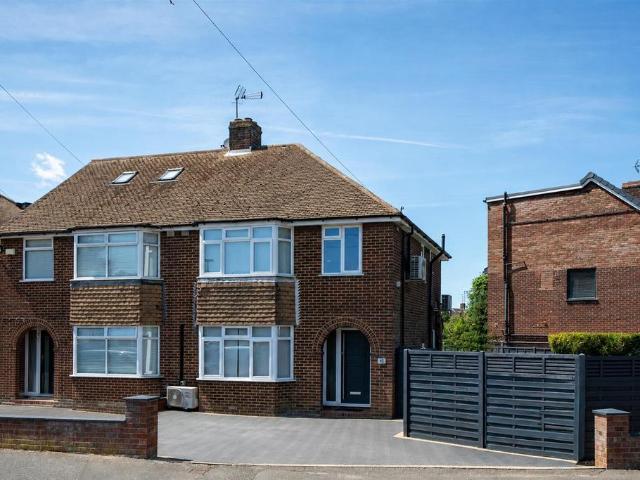 House for sale in Downside, Dunstable
