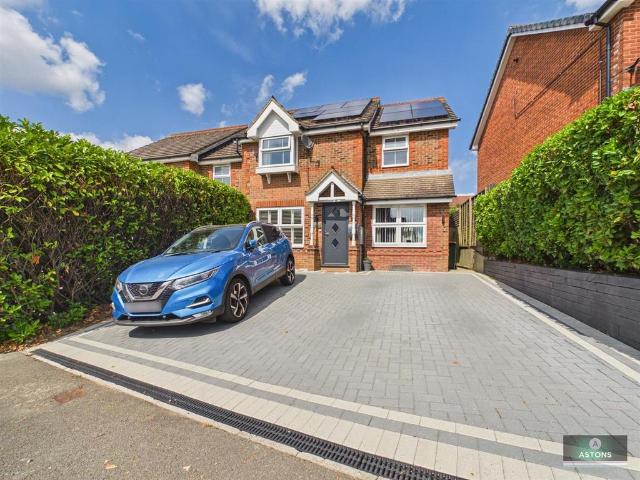 House for sale in Glynde, West Sussex