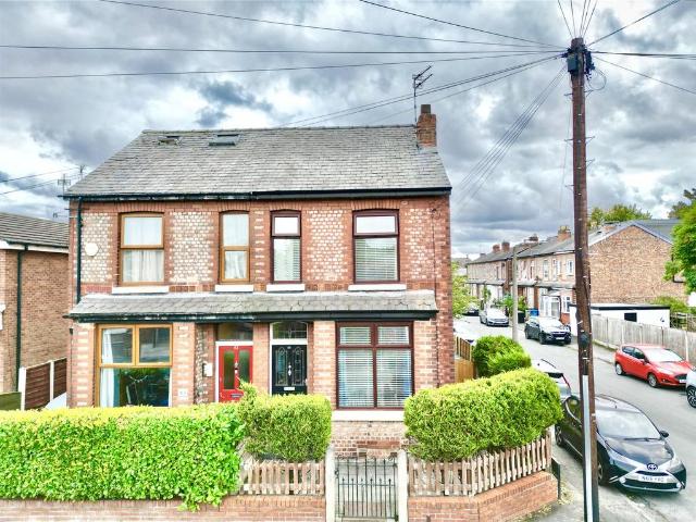 House for sale in Ashton upon Mersey, Trafford Park