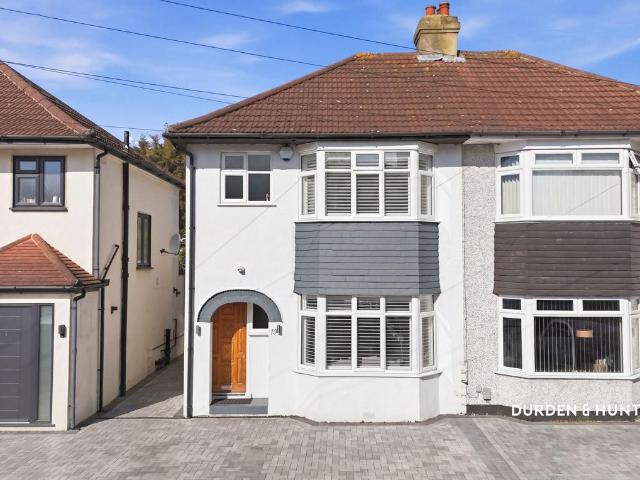 House for sale in Hornchurch, Greater London