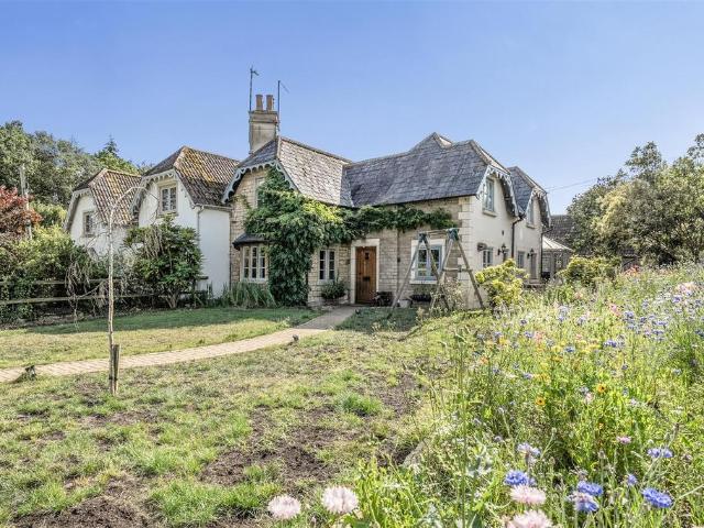 House for sale in Studley, Wiltshire