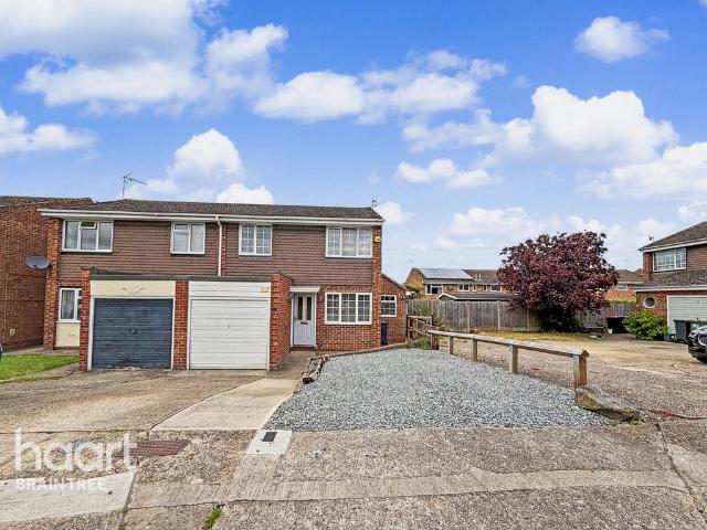 House for sale in Chipping Hill, Essex