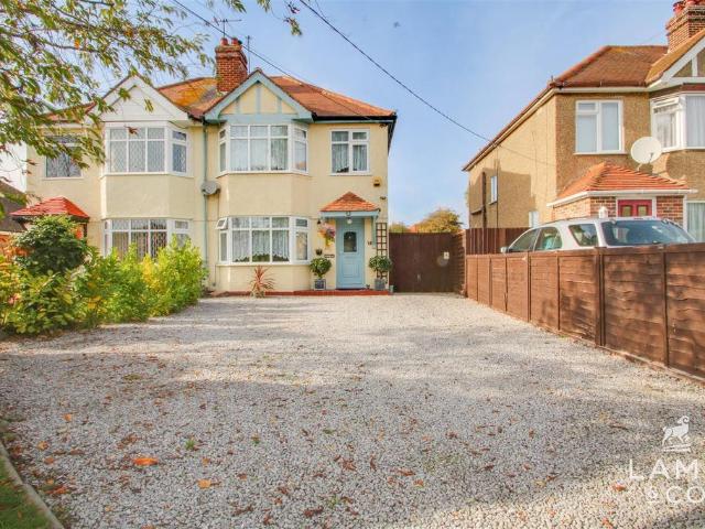 House for sale in Dale Hill, Essex