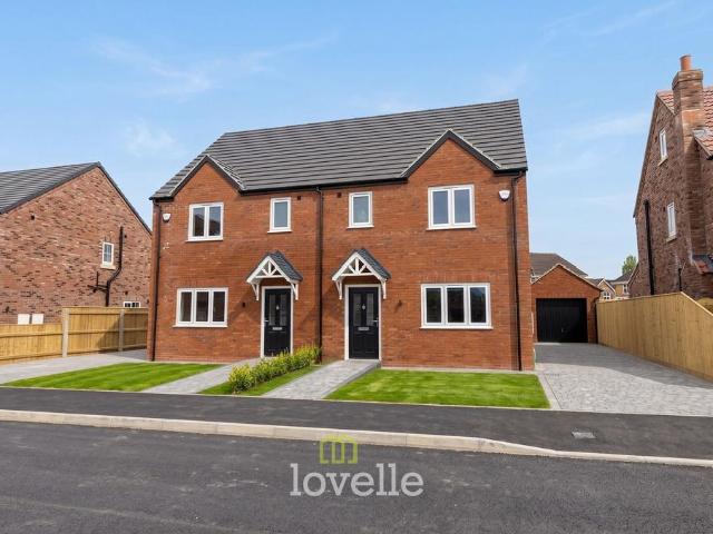 House for sale in Laceby