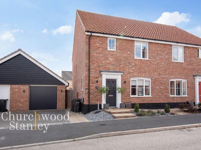 House for sale in Mistley, Dale Hill